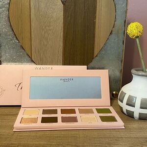 WANDER BEAUTY Trailblazers eyeshadow palette